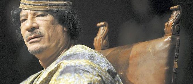 Muammar Kadhafi avait menace Nicolas Sarkozy de reveler un "grave secret" sur le financement de sa campagne en 2007.