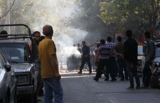 Mercredi, des echauffourees ont eclate a Teheran lorsque la police a tente d'arreter des revendeurs illegaux de devises accuses d'etre en partie responsables de la chute de la monnaie.