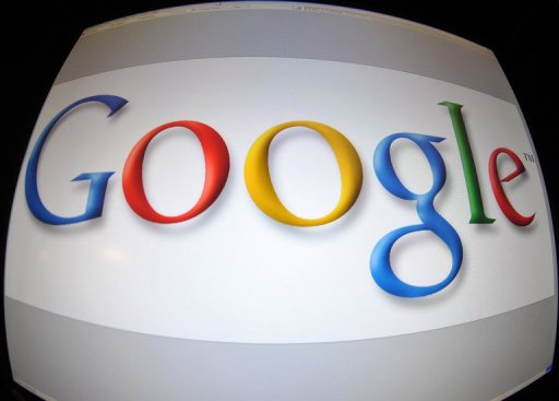 Le geant de l'internet Google et l'Association des editeurs americain AAP ont annonce jeudi un accord sur les droits d'auteurs en ligne, qui va mettre fin a sept ans de bataille judiciaire.