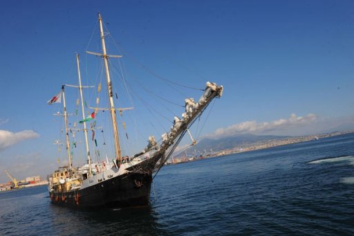Un navire va partir samedi de Naples pour la bande de Gaza dans le cadre de la "flottille de la liberte" luttant contre le blocus impose par Israel sur le territoire, a declare jeudi un porte-parole des organisateurs a l'AFP.