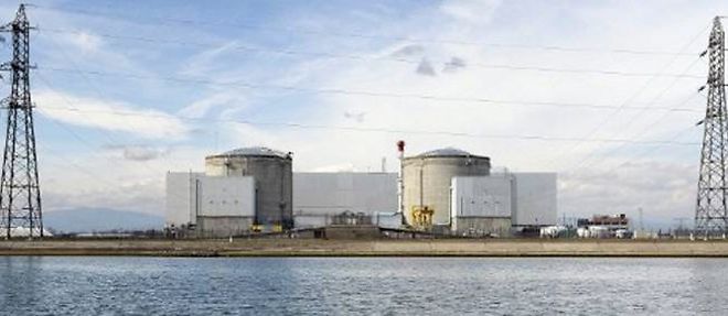 La centrale atomique de Fessenheim compte 2 reacteurs de 900 megawatts.