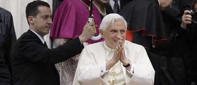 Paolo Gabriele, le majordome de Benoit XVI, a devoile des documents secrets du pape.