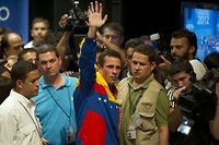 L'insubmersible Hugo Chavez r&eacute;&eacute;lu pour six ans &agrave; la t&ecirc;te du Venezuela