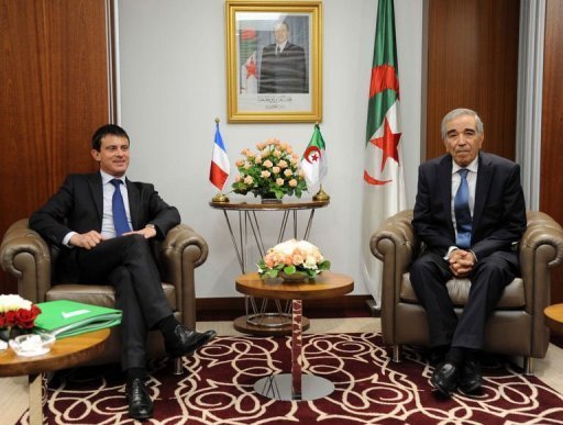 Le ministre de l'Interieur francais Manuel Valls a souligne samedi a Alger qu'il ne s'interdirait avec ses interlocuteurs "aucun sujet", dont le terrorisme et le Mali, peu avant une rencontre avec son homologue Daho Ould Kablia.