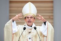 Catholicisme: 20.000 fid&egrave;les rassembl&eacute;s pr&egrave;s de Lyon pour le 50e anniversaire de Vatican II