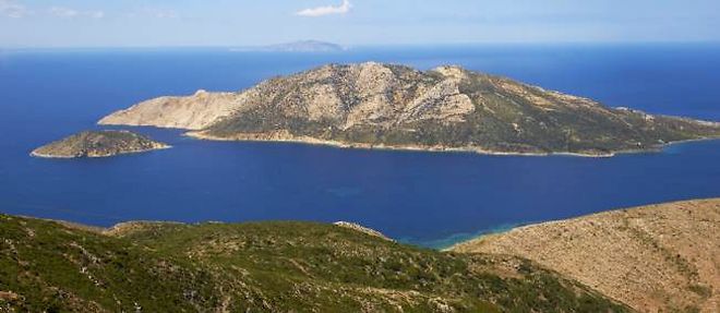 Une petite ile a proximite d'Amorgos, dans les Cyclades grecques.