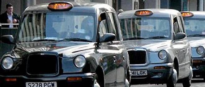 Le Fabricant Des Taxis Londoniens En Proie Aux Difficultes Automobile