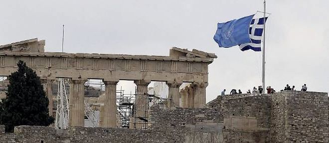 Le Premier ministre grec a annonce mardi avoir trouve un accord avec les creanciers du pays (UE, BCE et FMI) sur le paquet d'economies qu'Athenes doit realiser pour assurer son avenir dans l'euro.