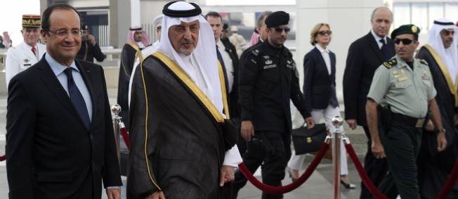 Hollande rencontre en Arabie saoudite le roi Abdallah