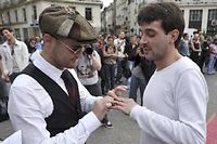 Des mariages homosexuel ont été symboliquement célébrés place Royale à Nantes, le 14 juin 2011.
©Nathalie Bourreau