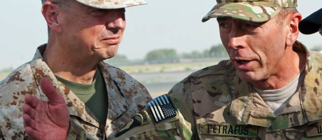 Le commandant am&eacute;ricain des forces de l'Otan en Afghanistan li&eacute; au scandale Petraeus