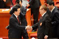 Chine: le Parti communiste cl&ocirc;t son congr&egrave;s, rassembl&eacute; autour de Xi Jinping