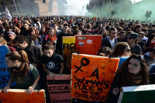 En Italie, une greve de quatre heures et des manifestations ont ete organisees a l'appel de la principale confederation syndicale, la CGIL.