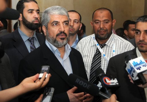 Khaled Mechaal, chef du bureau politique en exil, a tranche le debat en exprimant lundi "dans une conversation telephonique avec le president Abbas l'agrement du Hamas a la demarche a l'ONU pour obtenir le statut d'Etat observateur", selon un communique.