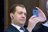 Medvedev &agrave; Paris: confiance dans l'euro et accords bilat&eacute;raux