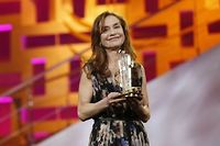 Marrakech: le Festival du film ouvre sur une ovation pour Isabelle Huppert
