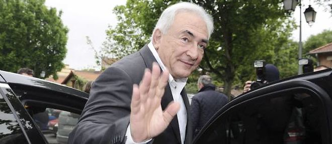 Dominique Strauss-Kahn a la sortie de son bureau de vote de Sarcelles le 6 mai dernier.