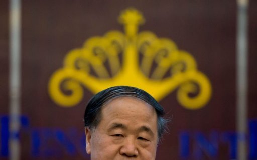 Mo Yan, Prix Nobel chinois de litterature, se rend a Stockholm pour y recueillir son prix, a l'occasion d'une ceremonie qui devrait tourner a l'exercice d'equilibrisme pour ce romancier devenu la fierte d'un regime qui maintient en prison le prix Nobel de la paix 2010, Liu Xiaobo.