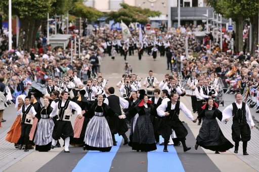 Le fest-noz breton a ete inscrit mercredi au patrimoine immateriel de l'Humanite par un comite intergouvernemental de l'Unesco, reuni a Paris.