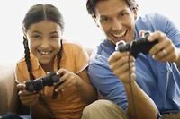 Une étude de l'université de Brigham Young a montré que les filles qui jouent à des jeux vidéo avec leur père ont tendance à mieux se comporter et à être plus impliquées dans leur famille.
