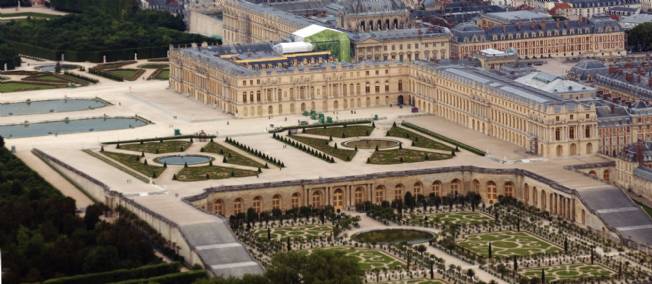 Canal+ : un &quot;Versailles&quot; tourn&eacute; &agrave; l'&eacute;tranger ou chez Besson ?