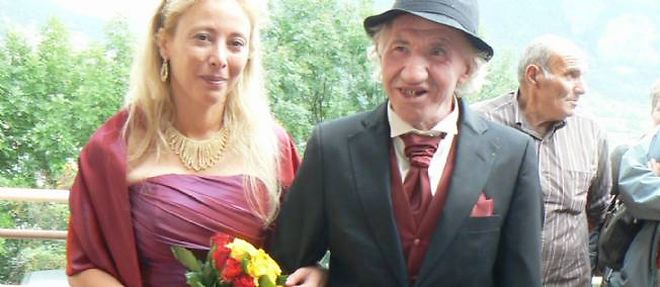 Sandrine Devillard et Marcel Amphoux celebraient leur mariage le 7 septembre 2011. Le vieil agriculteur est mort le 29 novembre dernier.