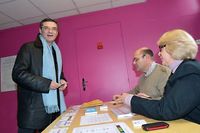 Elections partielles: l'UMP, malgr&eacute; sa crise, profite de l'impopularit&eacute; du PS