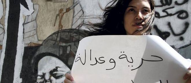 Le 6 juin, des femmes manifestent au Caire contre le harcelement sexuel. Sur la pancarte, on peut lire "Liberte pour les femmes comme pour les hommes."