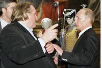 Vladimir Poutine : &quot;Si Depardieu veut vraiment avoir un passeport russe, c'est une affaire r&eacute;gl&eacute;e&quot;