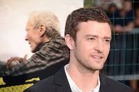 Un sans-abri contre Justin Timberlake