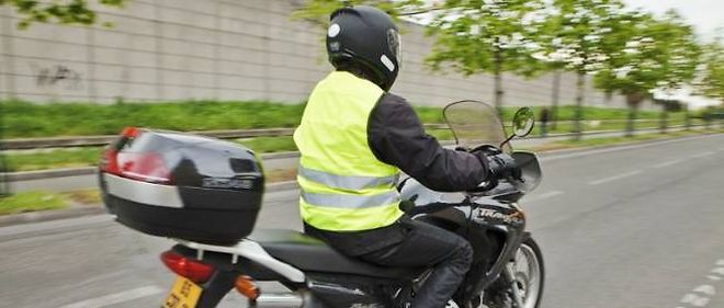 Pas De Gilet Réfléchissant Pour Les Motards Automobile