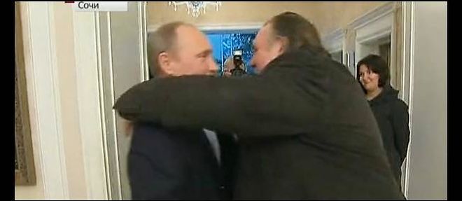 Capture d'ecran de la rencontre entre Poutine et Depardieu diffusee par la television russe.