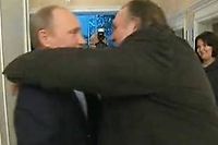 Capture d'écran de la rencontre entre Poutine et Depardieu diffusée par la télévision russe. ©poutine-depardieu