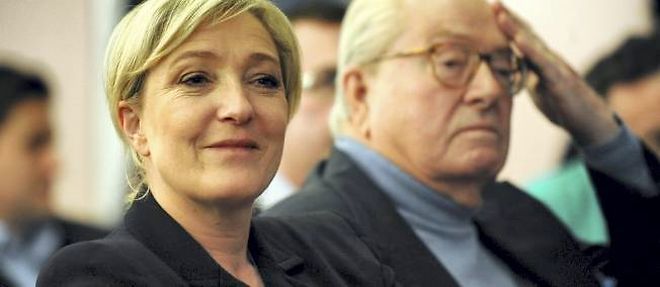 La presidente du FN, Marine Le Pen, accompagnee de son pere, Jean-Marie Le Pen.