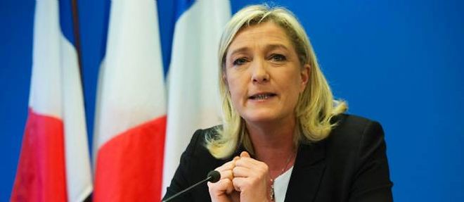 Marine Le Pen denonce "l'ingerence" etrangere - occidentale, qatarie ou saoudienne - dans le conflit syrien.