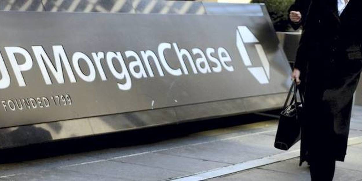 "Baleine de Londres" réduit de moitié le bonus 2012 de son PDG