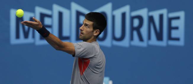 Tennis - Open d'Australie : qui peut d&eacute;tr&ocirc;ner Novak Djokovic &agrave; part lui-m&ecirc;me ?