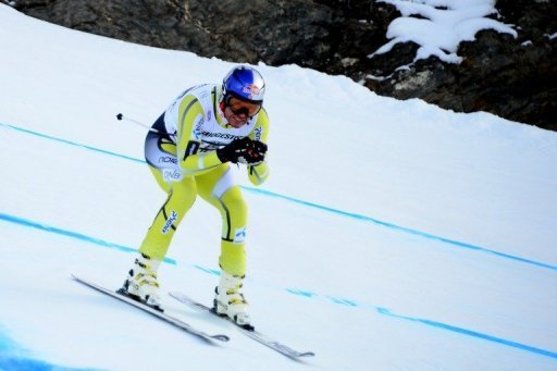 Le Francais Alexis Pinturault a remporte vendredi le super-combine de Wengen devant le Croate Ivica Kostelic et le Suisse Carlo Janka pour signer sa deuxieme victoire de l'hiver en Coupe du monde de ski alpin