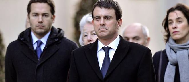 Manuel Valls accompagne des enfants de Claude Erignac.