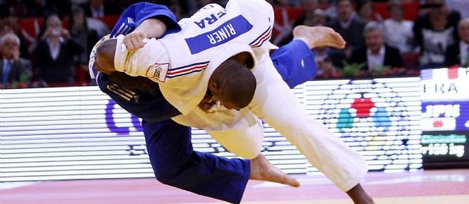 Teddy Riner s'est superbement impose en finale face au Coreen Sung-Min Kim auquel il a passe la meme technique qu'au Japonnais Ryu Shichinohe (photo), apres seulement quinze secondes de combat.