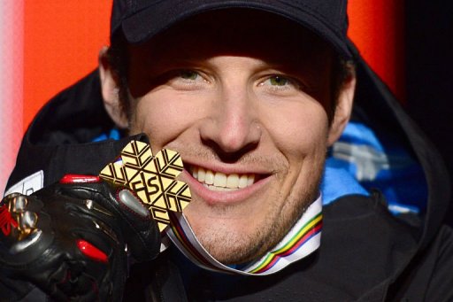 Le Norvegien Aksel Lund Svindal, sur la piste de ses illustres compatriotes Andre Kjetil Aamodt et Lasse Kjus au tableau des medailles, vise une 9e medaille aux Mondiaux, qui serait aussi la 3e de l'edition 2013, a l'occasion du super-combine, lundi a Schladming.