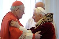 Le pape Beno&icirc;t XVI cr&eacute;e la surprise en annon&ccedil;ant sa d&eacute;mission