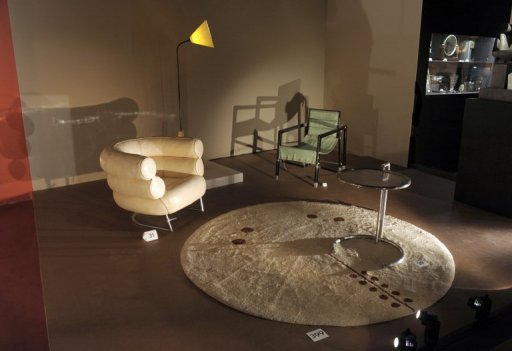 Inventive, moderne, discrete. Et surtout libre. Artiste, designer, architecte, l'Irlandaise Eileen Gray (1878-1976) a traverse le XXe siecle en se renouvelant sans cesse. Le Centre Pompidou lui consacre a partir de mercredi une elegante retrospective.