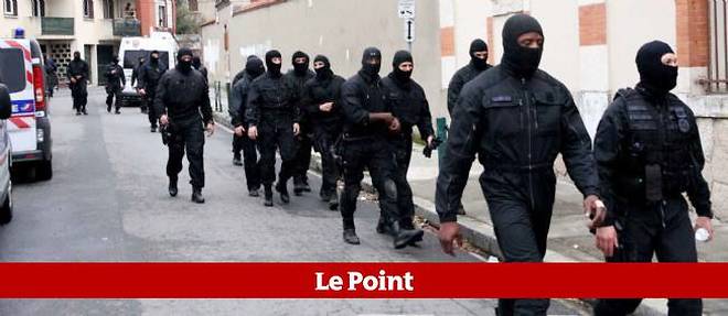 Le Raid dans les rues de Toulouse, apres l'assaut effectue au domicile de Mohamed Merah, le 22 mars 2012.