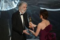 Les Oscars sacrent &quot;Argo&quot; et Daniel Day-Lewis