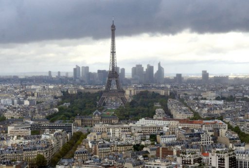 Le gouvernement veut creer une Metropole de Paris qui mettra en oeuvre des programmes d'amenagement et de logement a l'echelle du Grand Paris, selon le projet de loi de decentralisation que s'est procure l'AFP lundi.