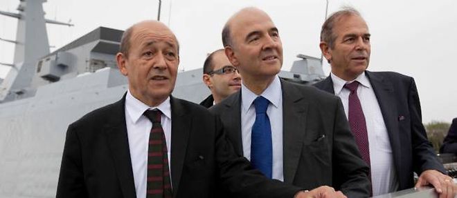 Jean-Yves le Drian (ministre de la Defense) et Pierre Moscovici (ministre de l'Economie).