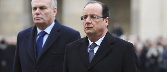 Francois Hollande et Jean-Marc Ayrault le 7 mars, a Paris.