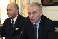 Le premier ministre Jean-Marc Ayrault et le ministre des affaires etrangeres Laurent Fabius representeront la France lors de l'intronisation du pape Francois (C)BERTRAND GUAY