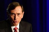 L'ex-directeur de la CIA David Petraeus regrette son &quot;erreur&quot;